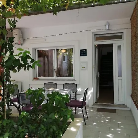 Apartment Lina